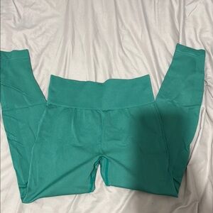 Green Athletic Leggings with Glute Scrunch